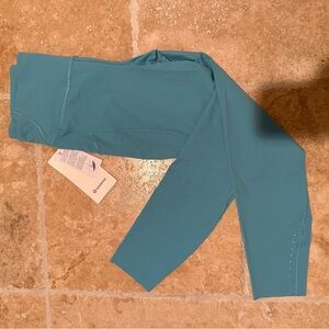 NWT Fast and Free HR Size 6